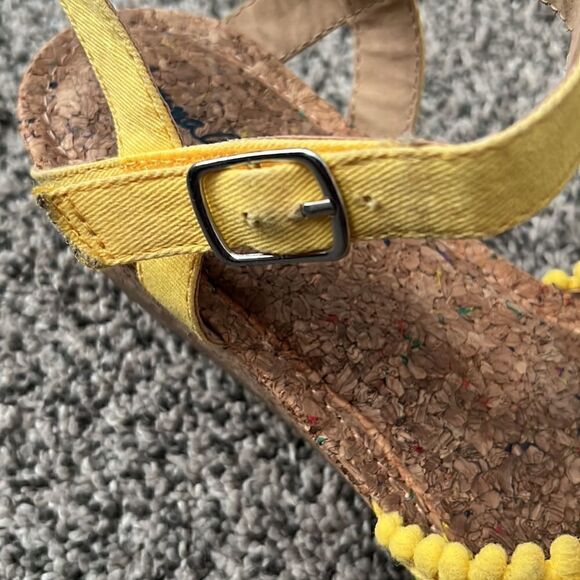 Hanna Andersson - Karena Yellow Cork Heel Sandals - 4 - Picture 4 of 8